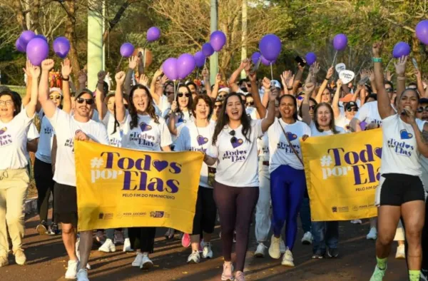 #TodosPorElas: Caminhada reúne homens, mulheres e crianças em combate ao feminicídio em Campo Grande - MS